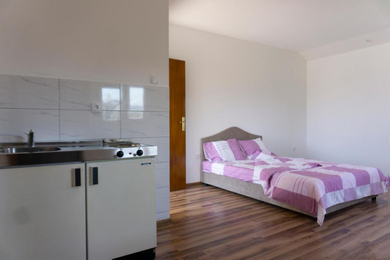 Apartmani Matej Требинє Екстер'єр фото
