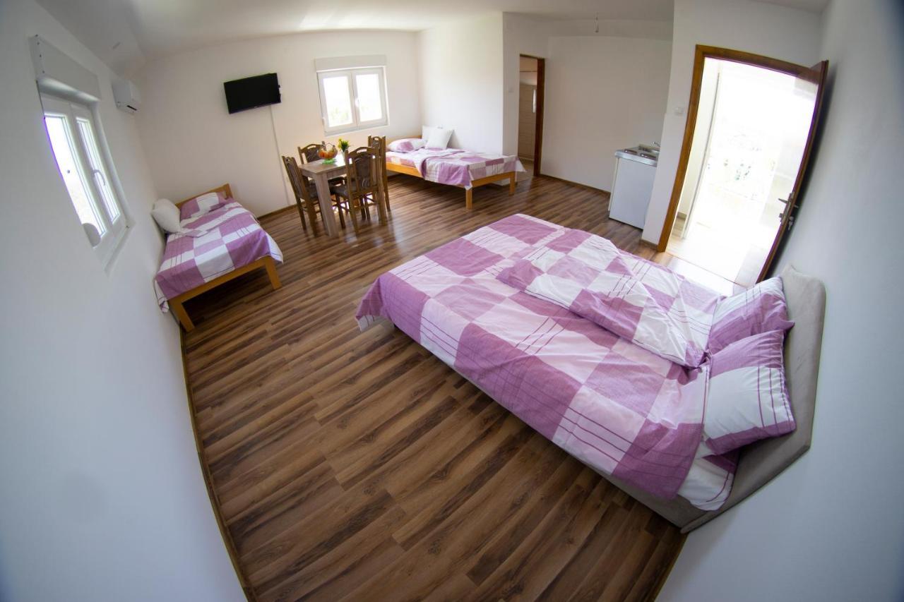 Apartmani Matej Требинє Екстер'єр фото