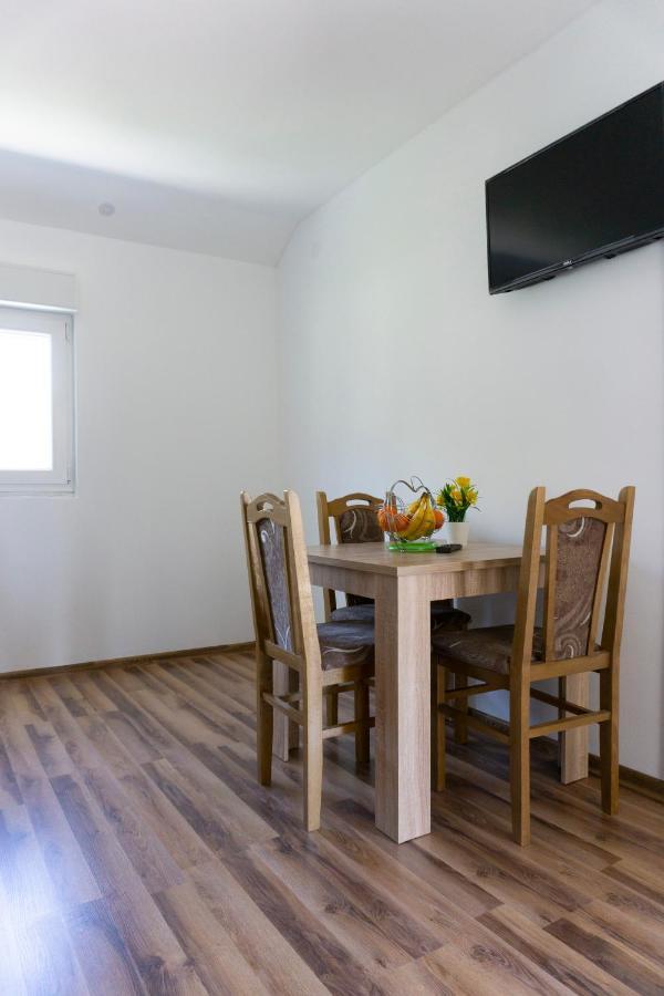 Apartmani Matej Требинє Екстер'єр фото