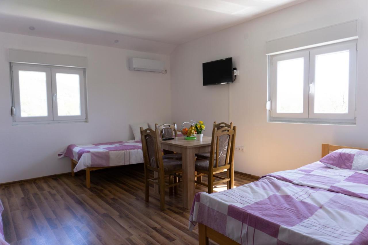 Apartmani Matej Требинє Екстер'єр фото